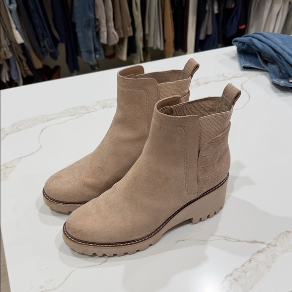 Dolce Vita Shoes - Dolce Vita Tan Booties